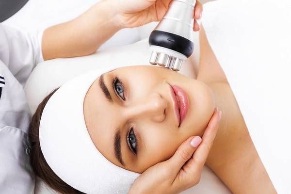 tratament RF Facial Sector 4 Bucuresti, tratament riduri de expresie, tratament linii fine, tratament pentru primele semne de imbatrinire, redare luminozitate faciala si fermitate piele